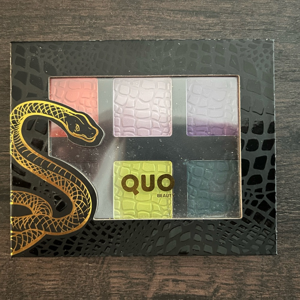 Quo limited edition Halloween eyeshadow palette